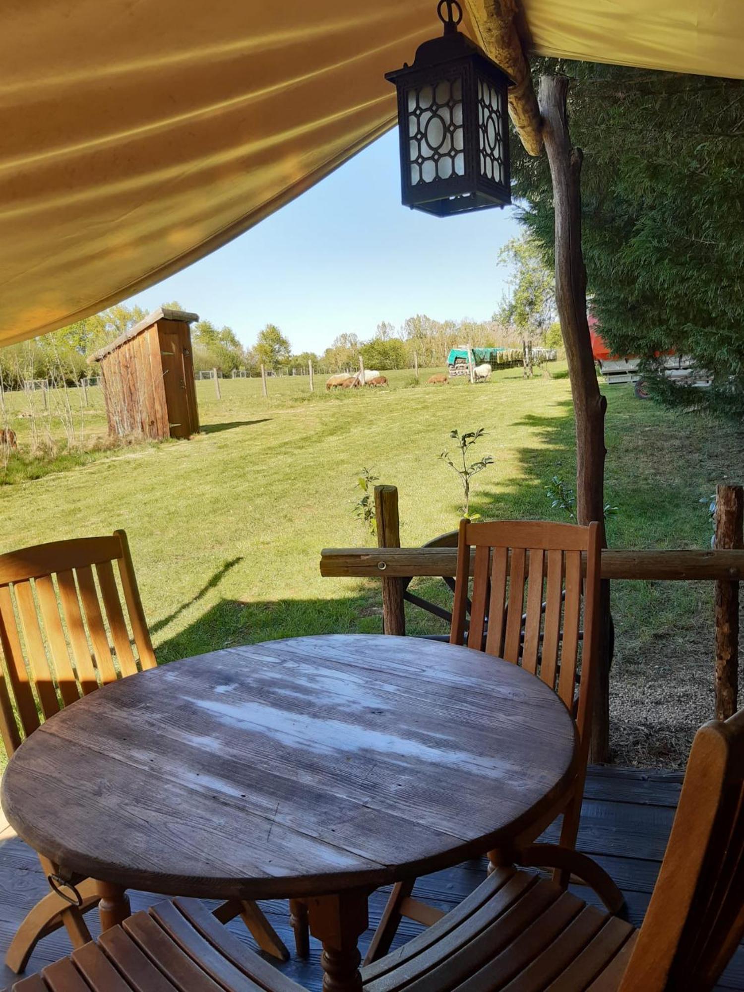 Saint-Vincent-en-Bresse Tente Trappeur Ada, Au Jardin De La Vouivre מראה חיצוני תמונה